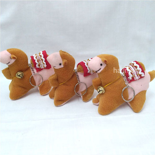 gantungan kunci boneka unta