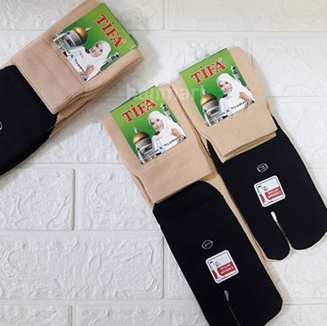 kaos kaki polos_1